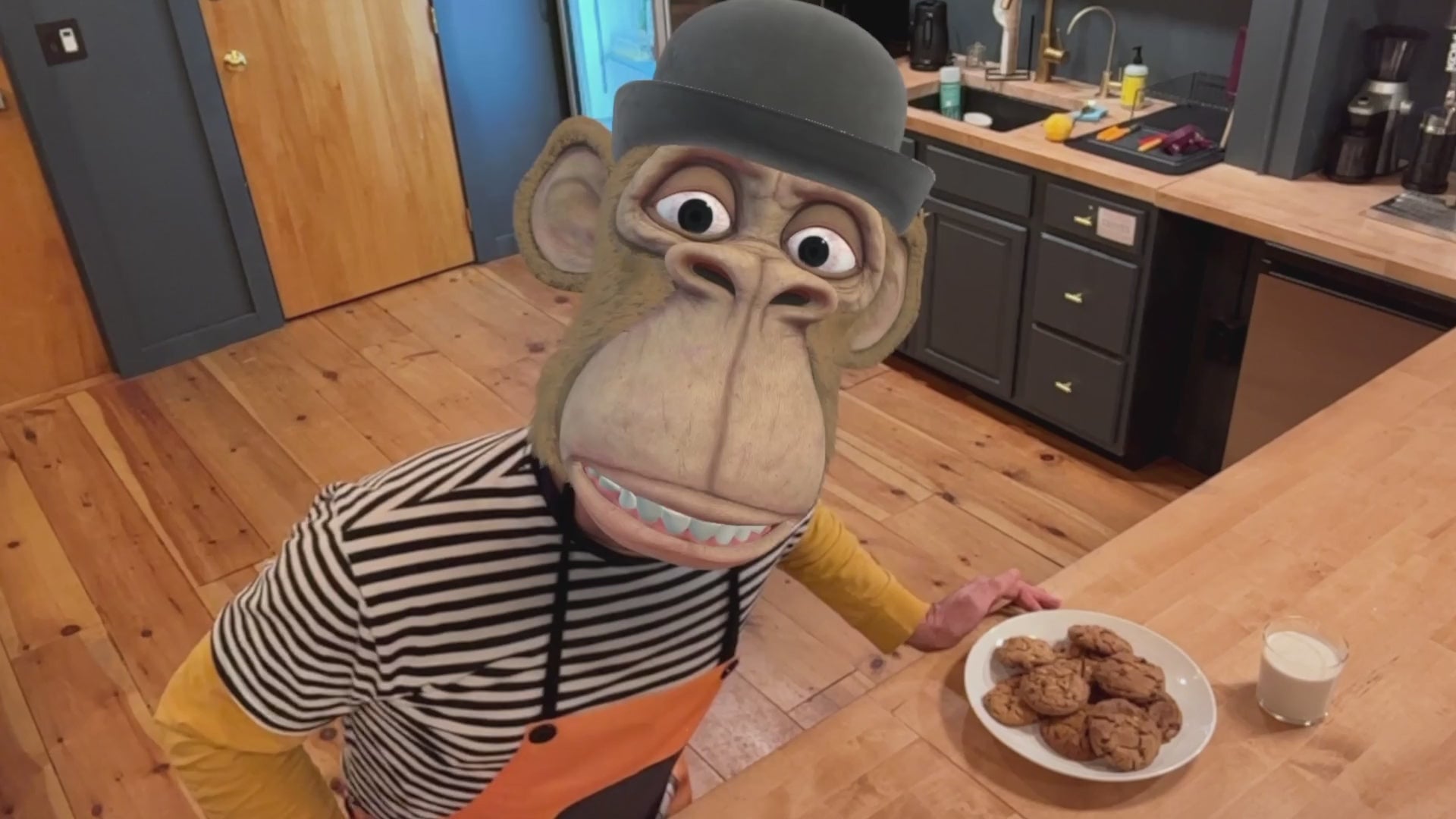 Apefest Special: NOW 18pcs Clockwork Orange Chocolate Chip Cookie